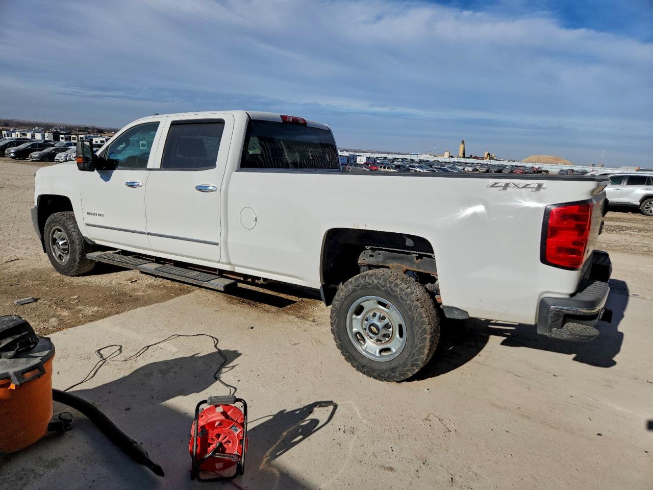 2015 CHEVROLET SILVERADO K2500 HEAVY DUTY photo 2