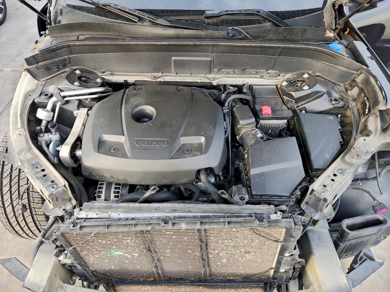 2017 VOLVO XC90 T6 photo 12