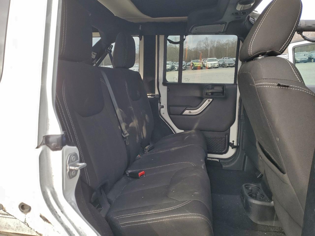 2015 JEEP WRANGLER photo 11