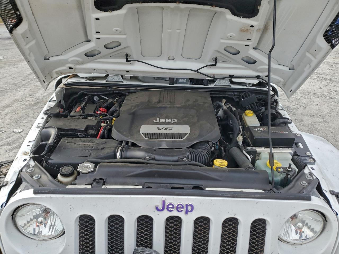 2015 JEEP WRANGLER photo 12