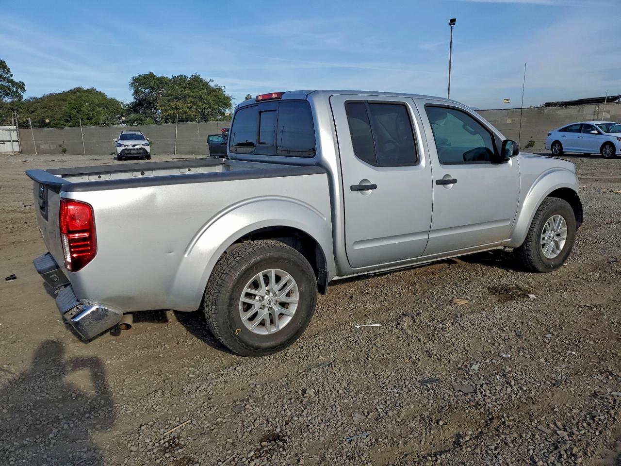 2019 NISSAN FRONTIER S photo 3