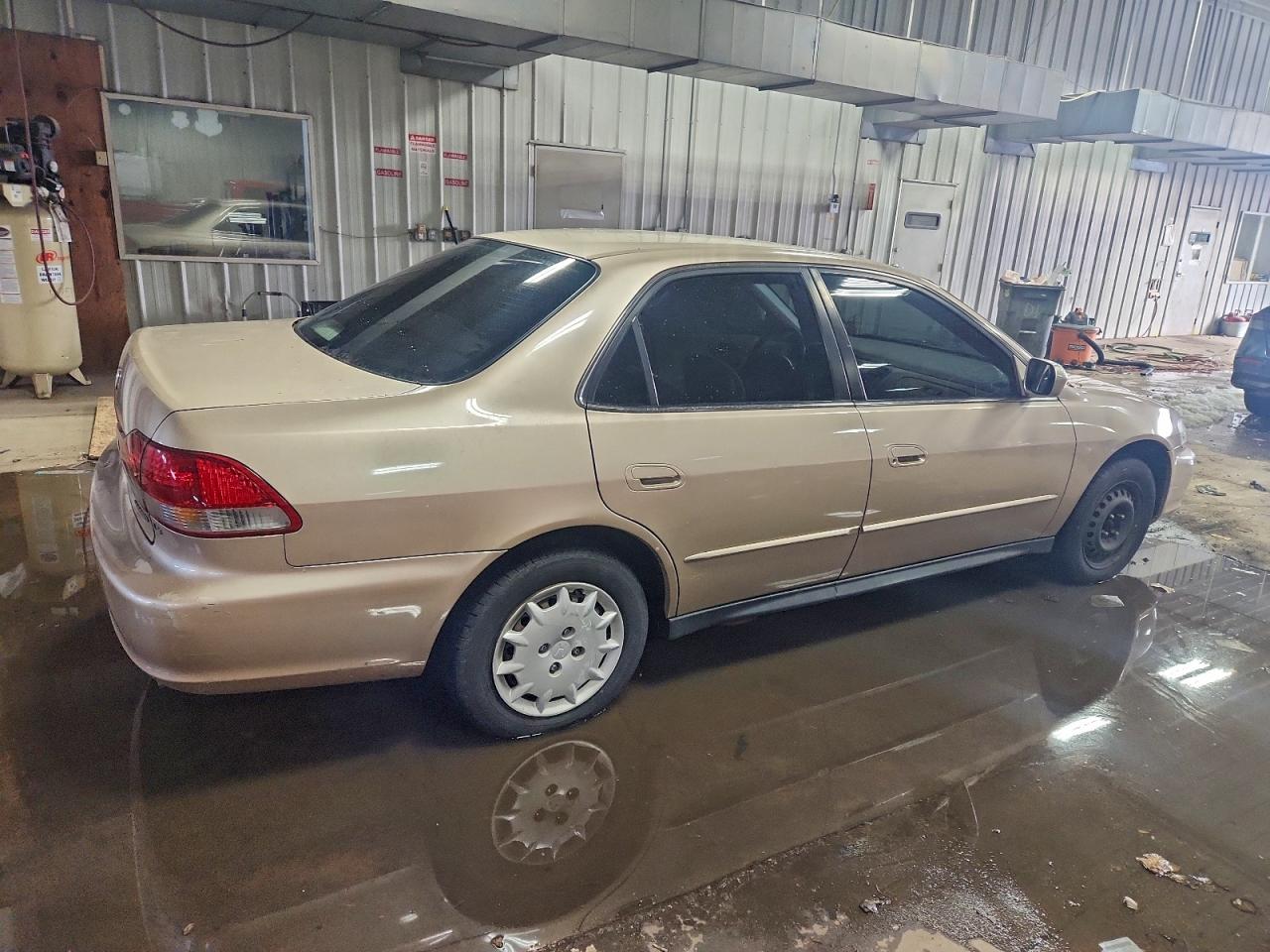 2002 HONDA ACCORD LX photo 3