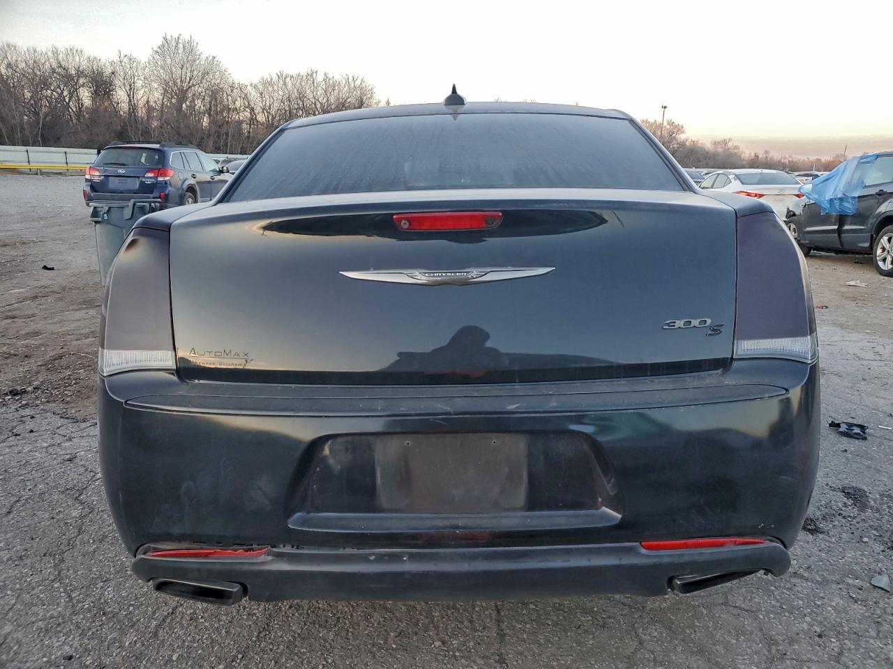 2016 CHRYSLER 300 S photo 6
