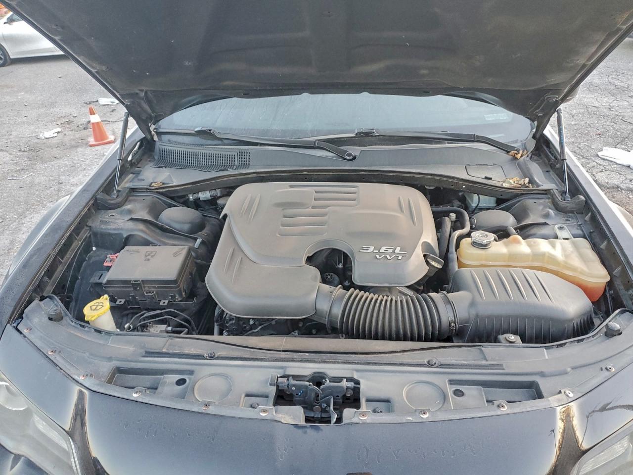 2016 CHRYSLER 300 S photo 11