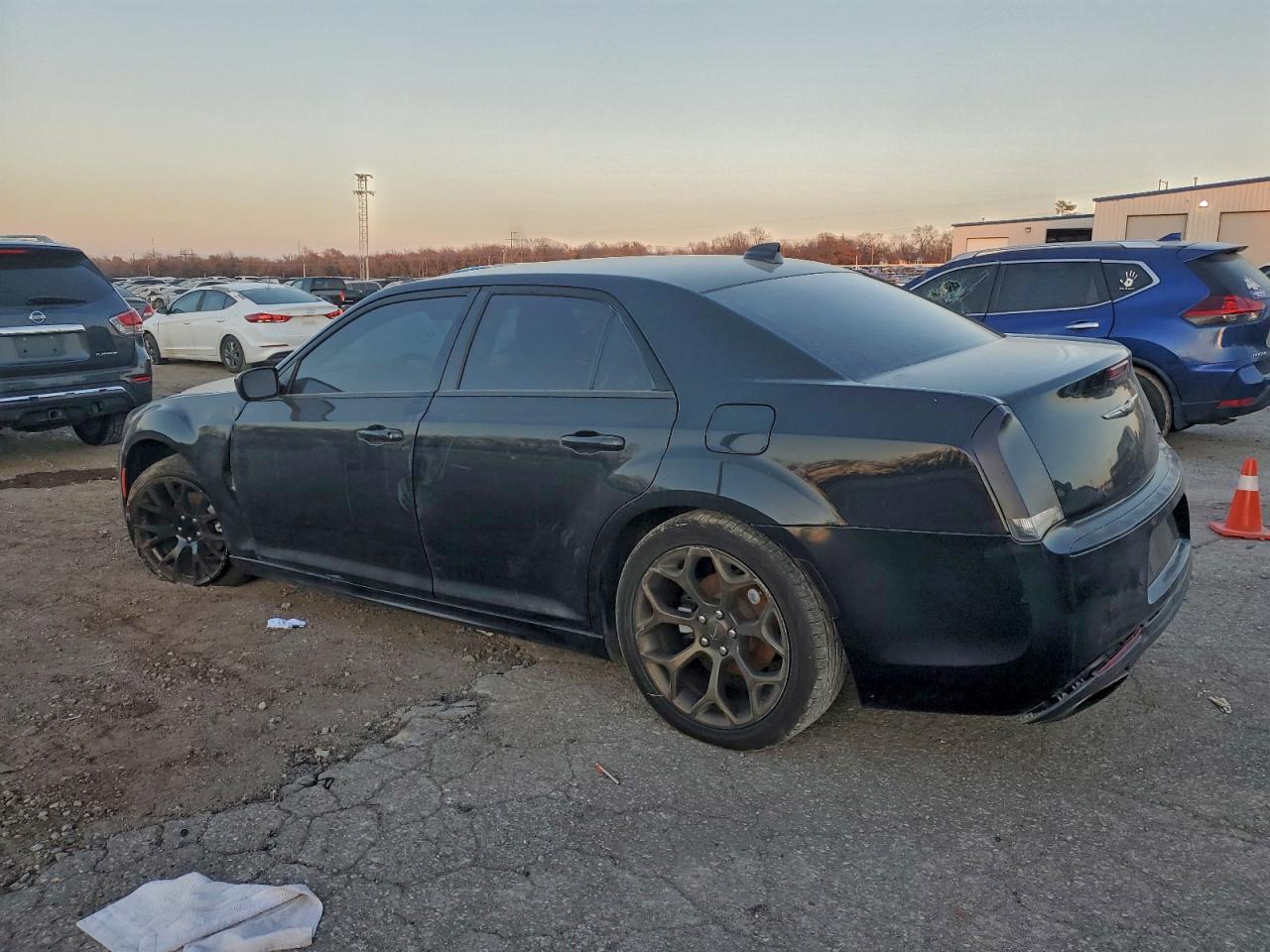 2016 CHRYSLER 300 S photo 2