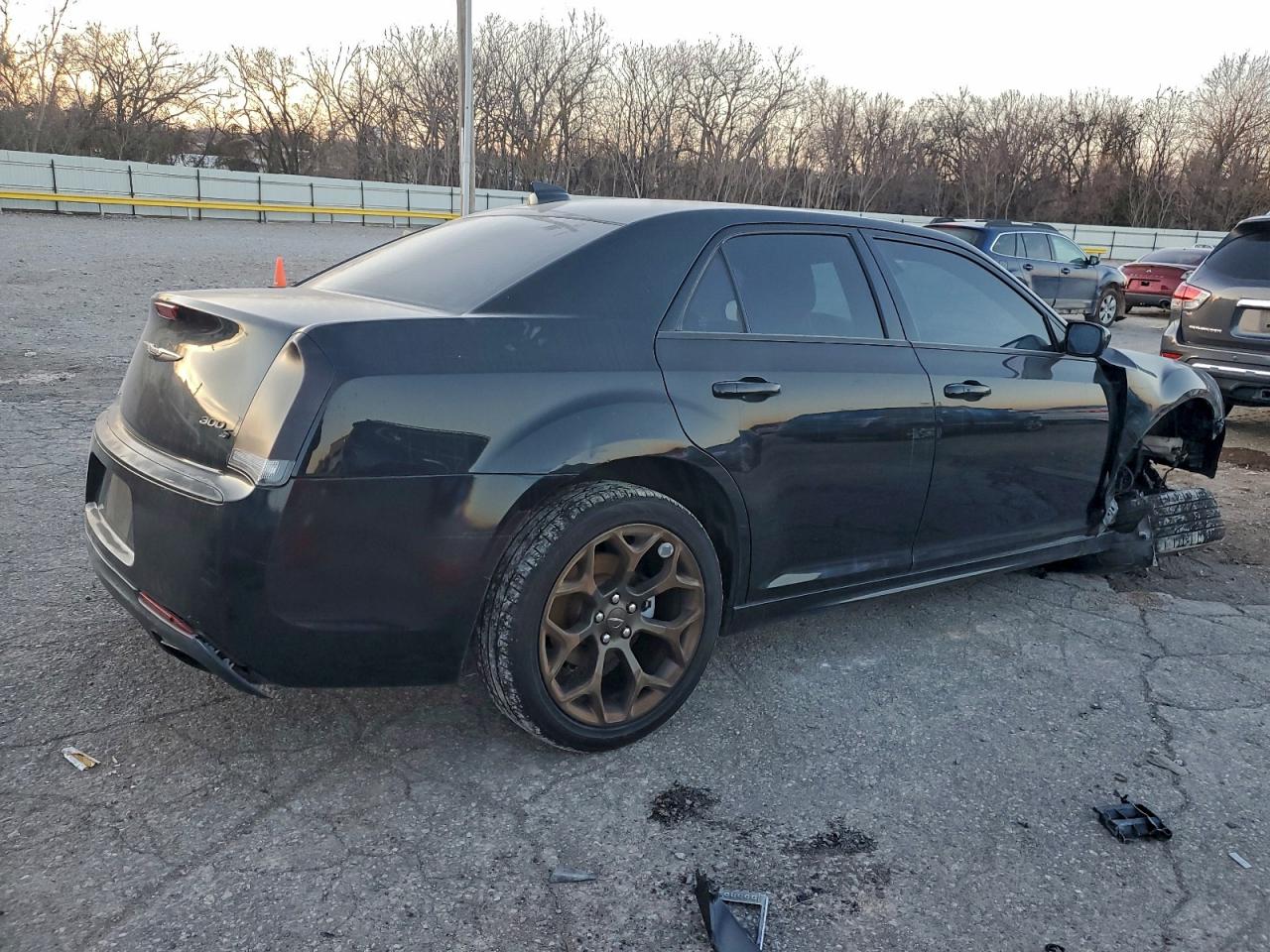 2016 CHRYSLER 300 S photo 3