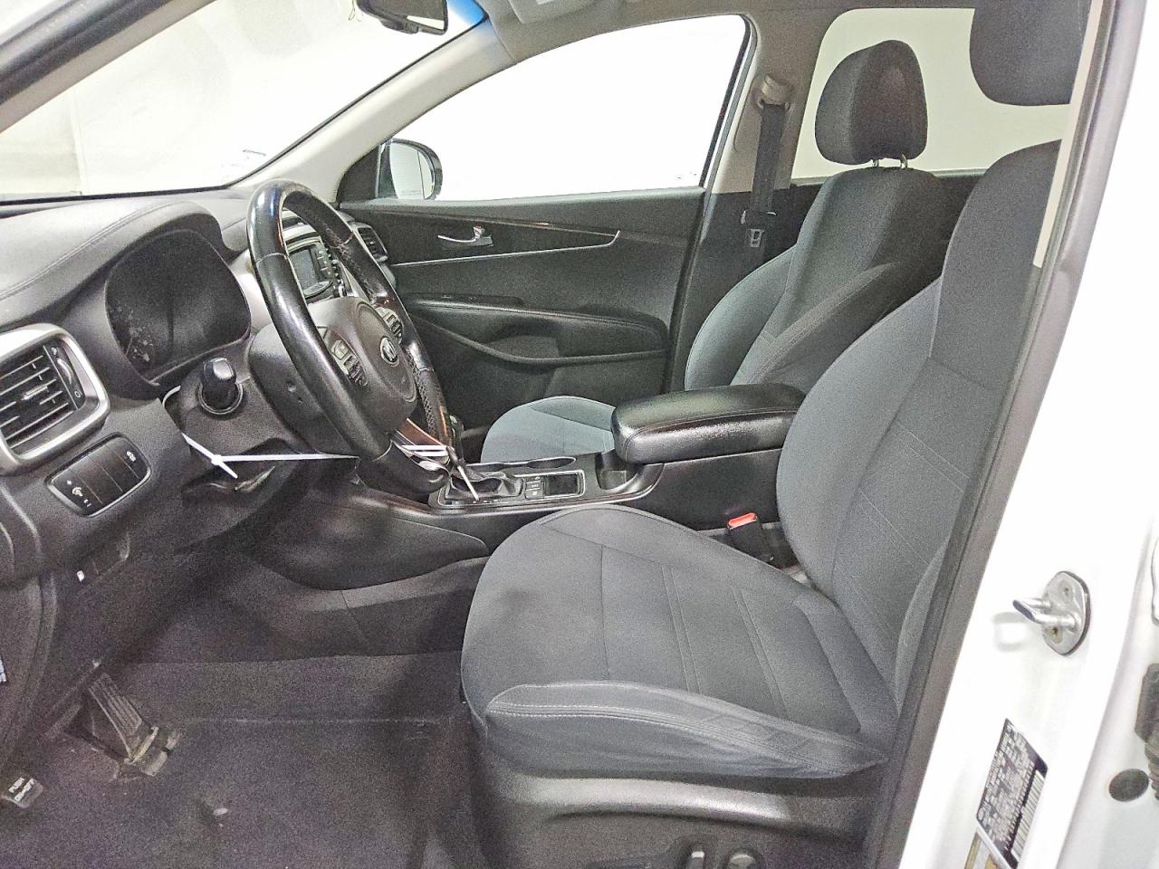 2016 KIA SORENTO LX photo 7