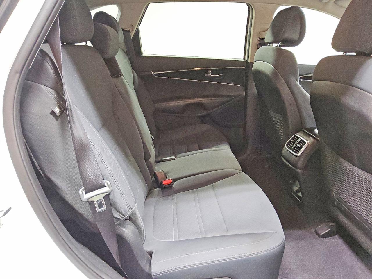 2016 KIA SORENTO LX photo 11