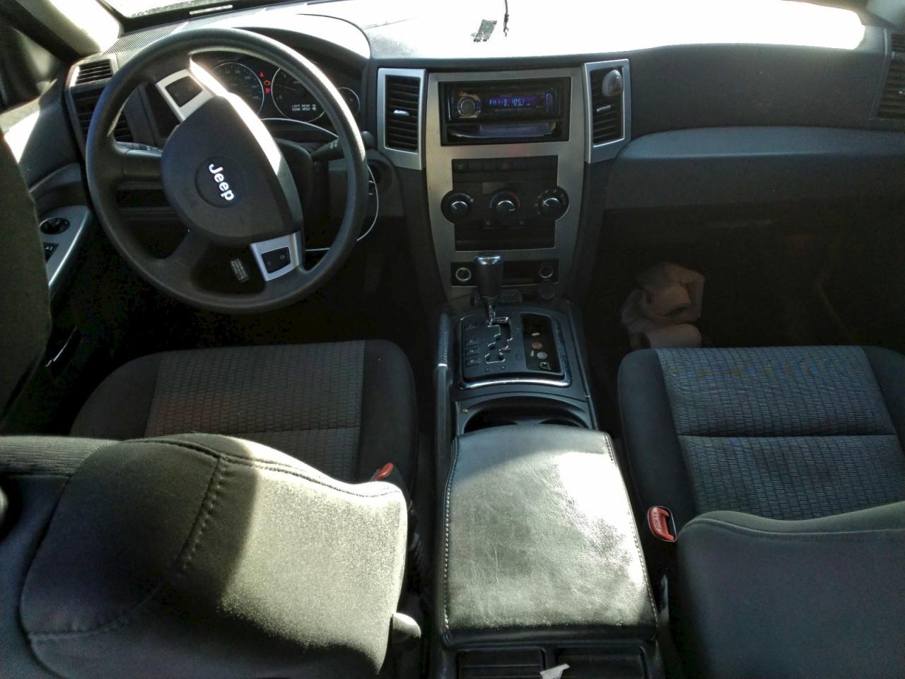 2009 JEEP GRAND CHEROKEE LAREDO photo 8