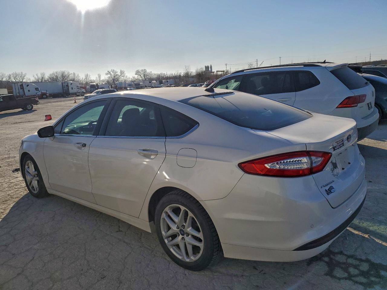 2013 FORD FUSION SE photo 2