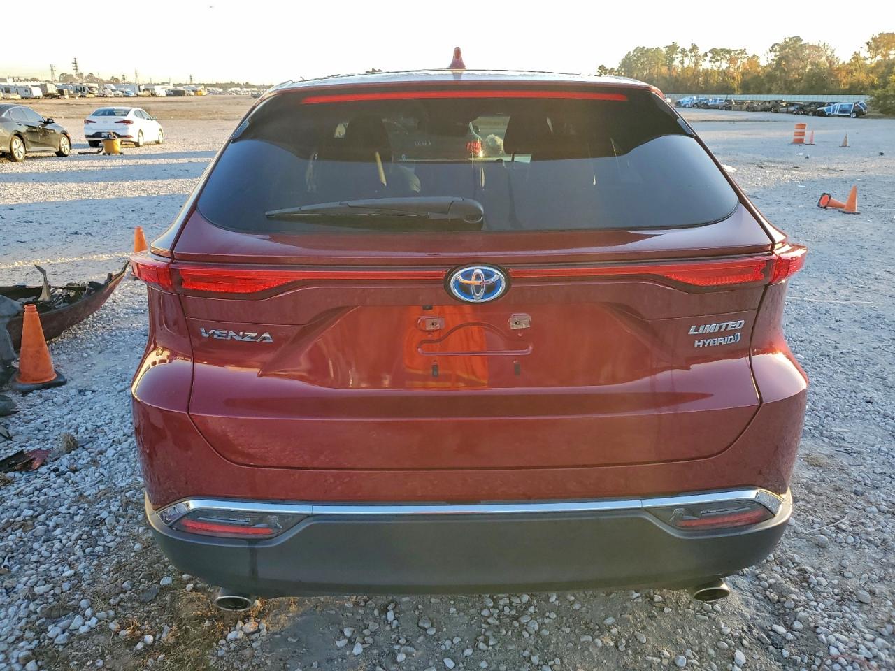 2021 TOYOTA VENZA LE photo 6