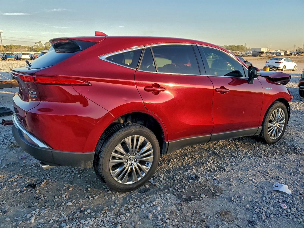 2021 TOYOTA VENZA LE photo 3