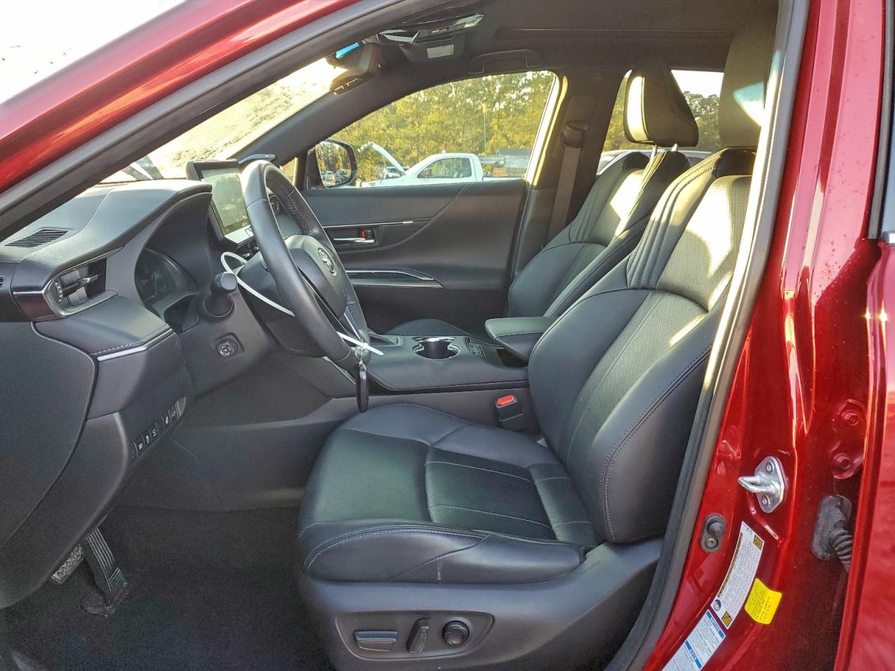 2021 TOYOTA VENZA LE photo 7