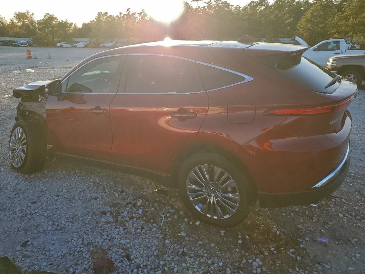 2021 TOYOTA VENZA LE photo 2