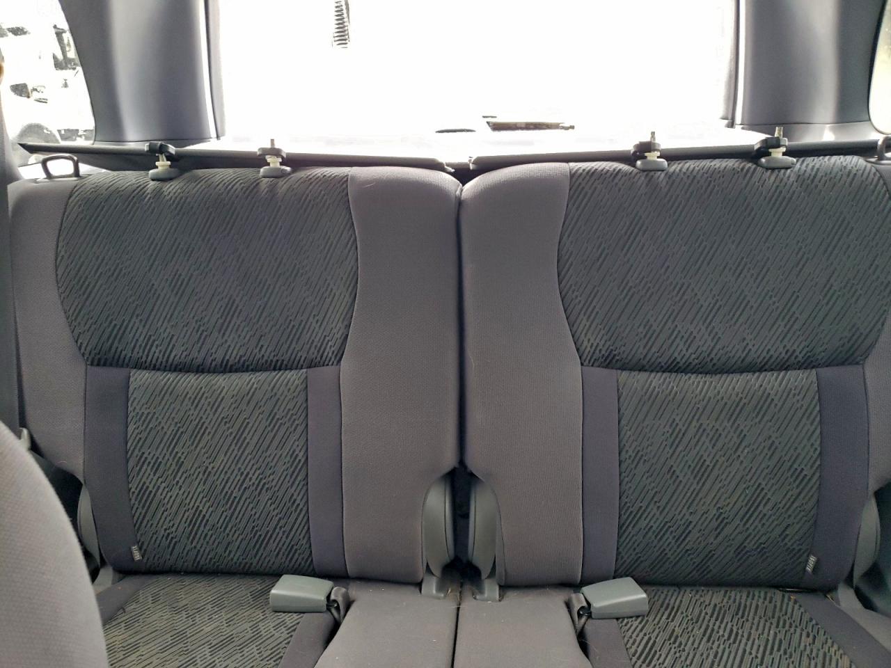 2002 TOYOTA RAV4 photo 10