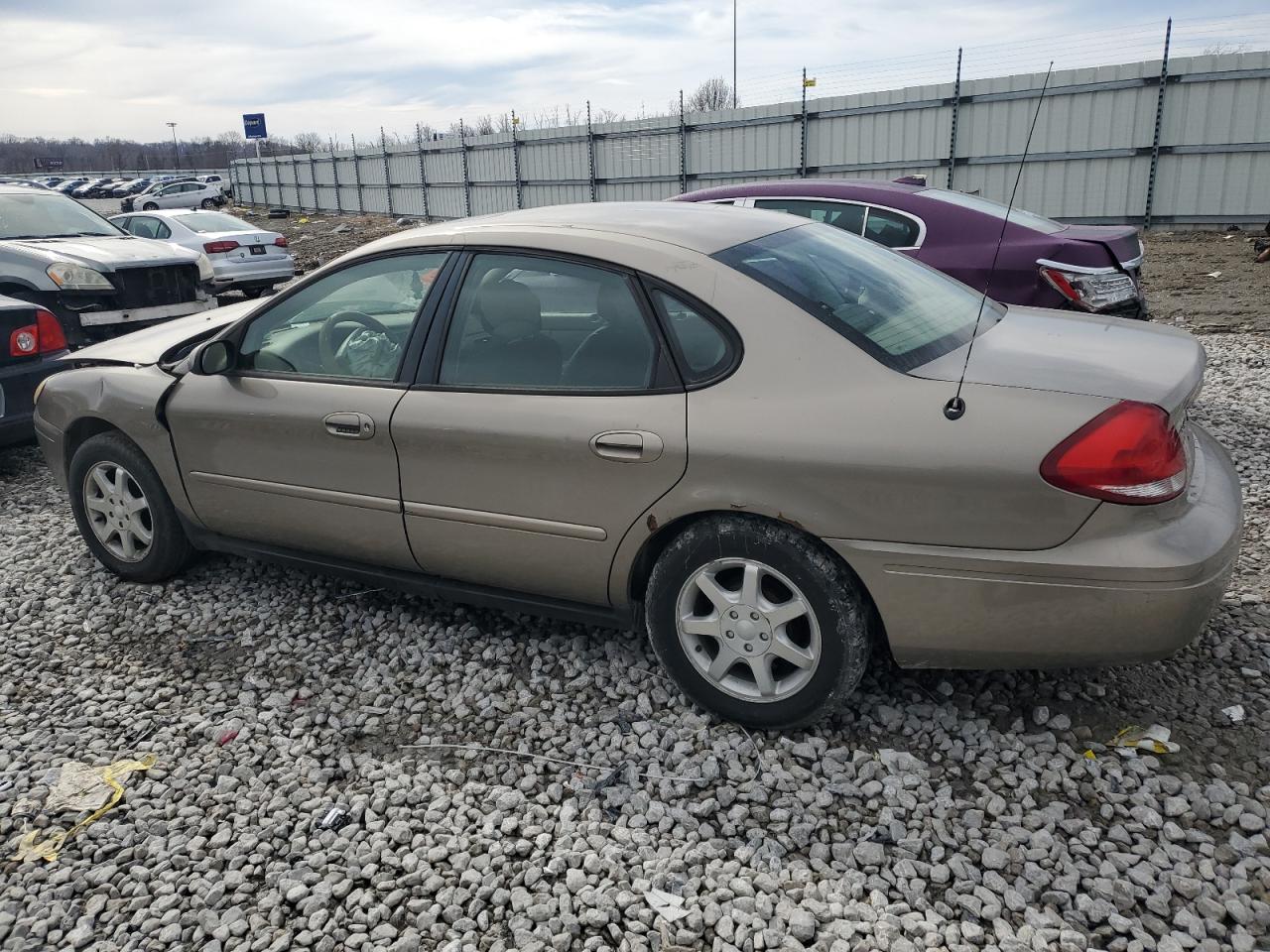 2006 FORD TAURUS SEL photo 2