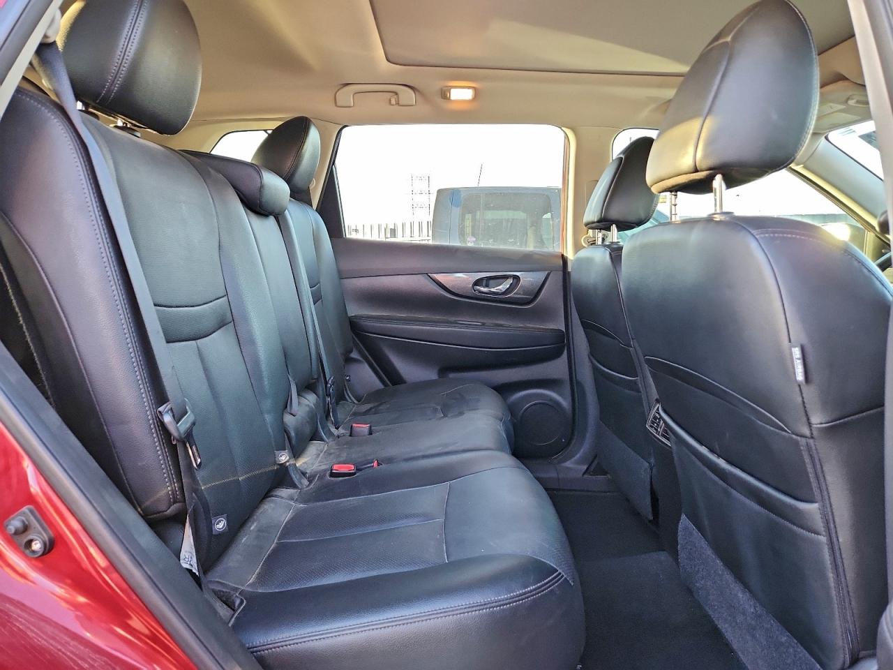 2016 NISSAN ROGUE S photo 11