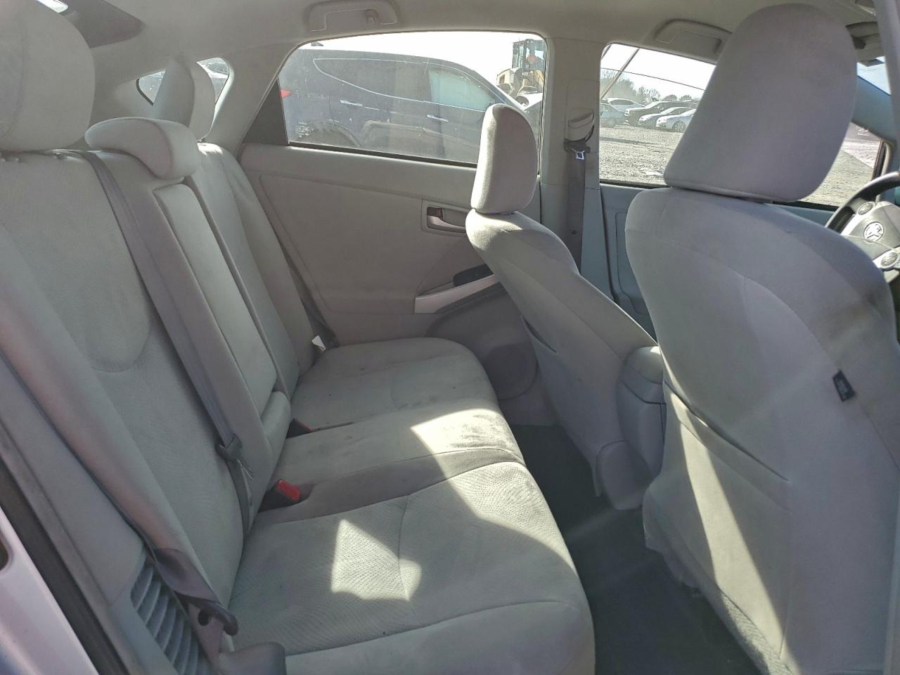 2015 TOYOTA PRIUS photo 10