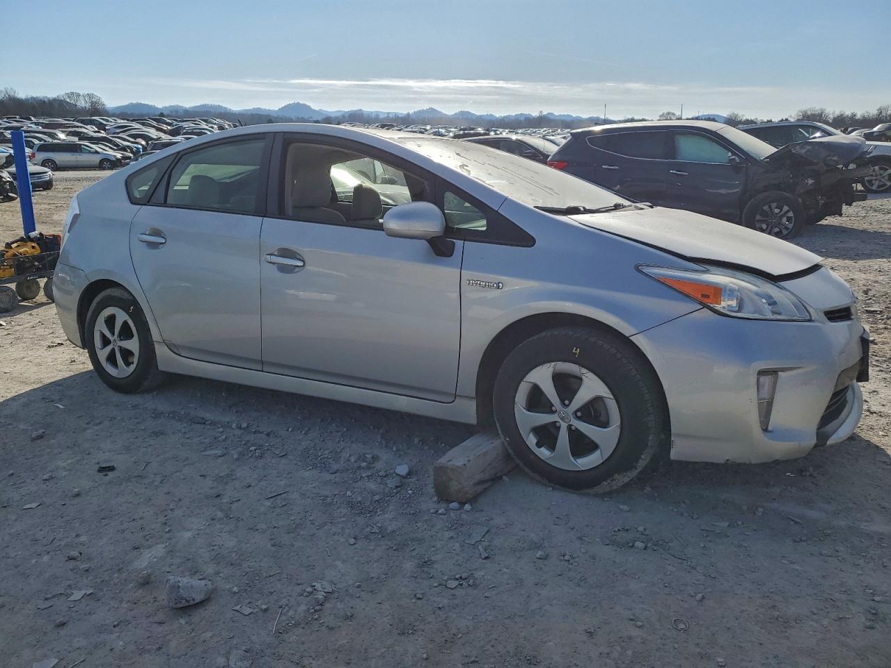 2015 TOYOTA PRIUS photo 4