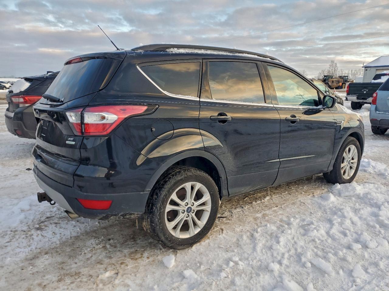2017 FORD ESCAPE SE photo 3