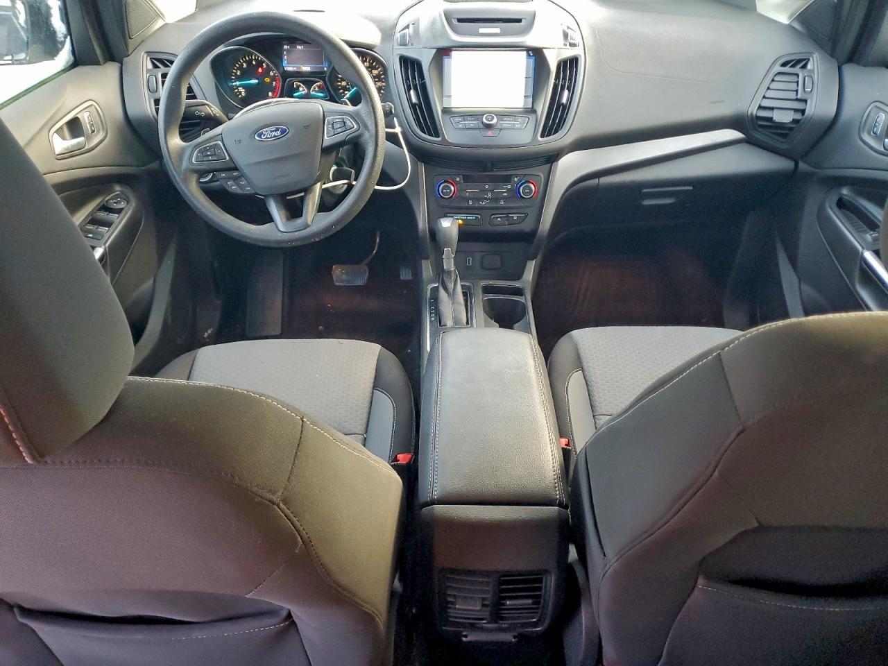 2017 FORD ESCAPE SE photo 8