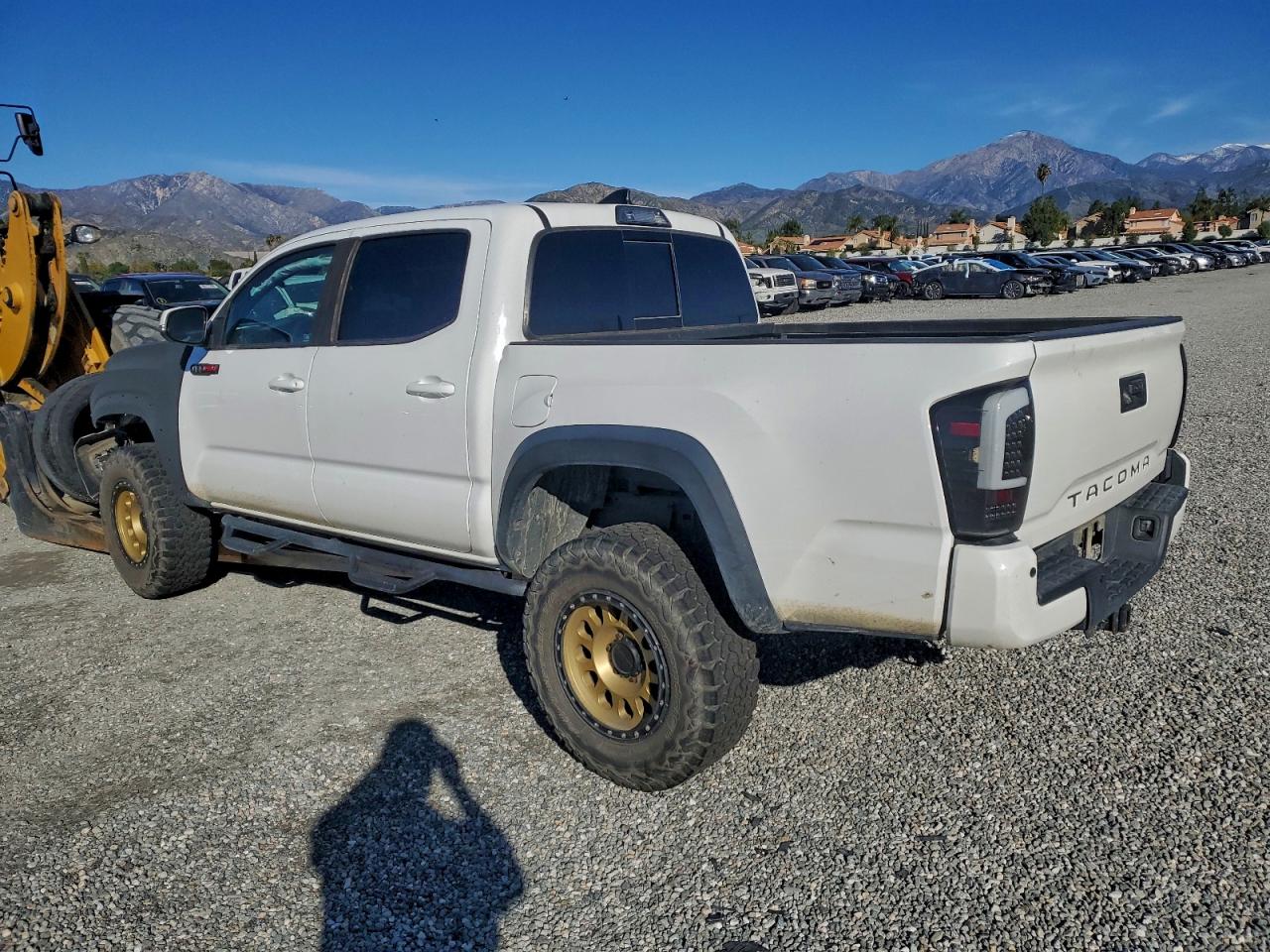 2019 TOYOTA TACOMA DOUBLE CAB photo 2