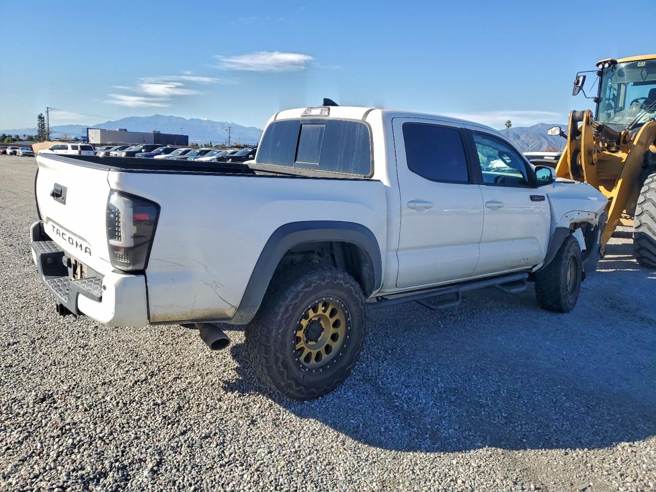 2019 TOYOTA TACOMA DOUBLE CAB photo 3