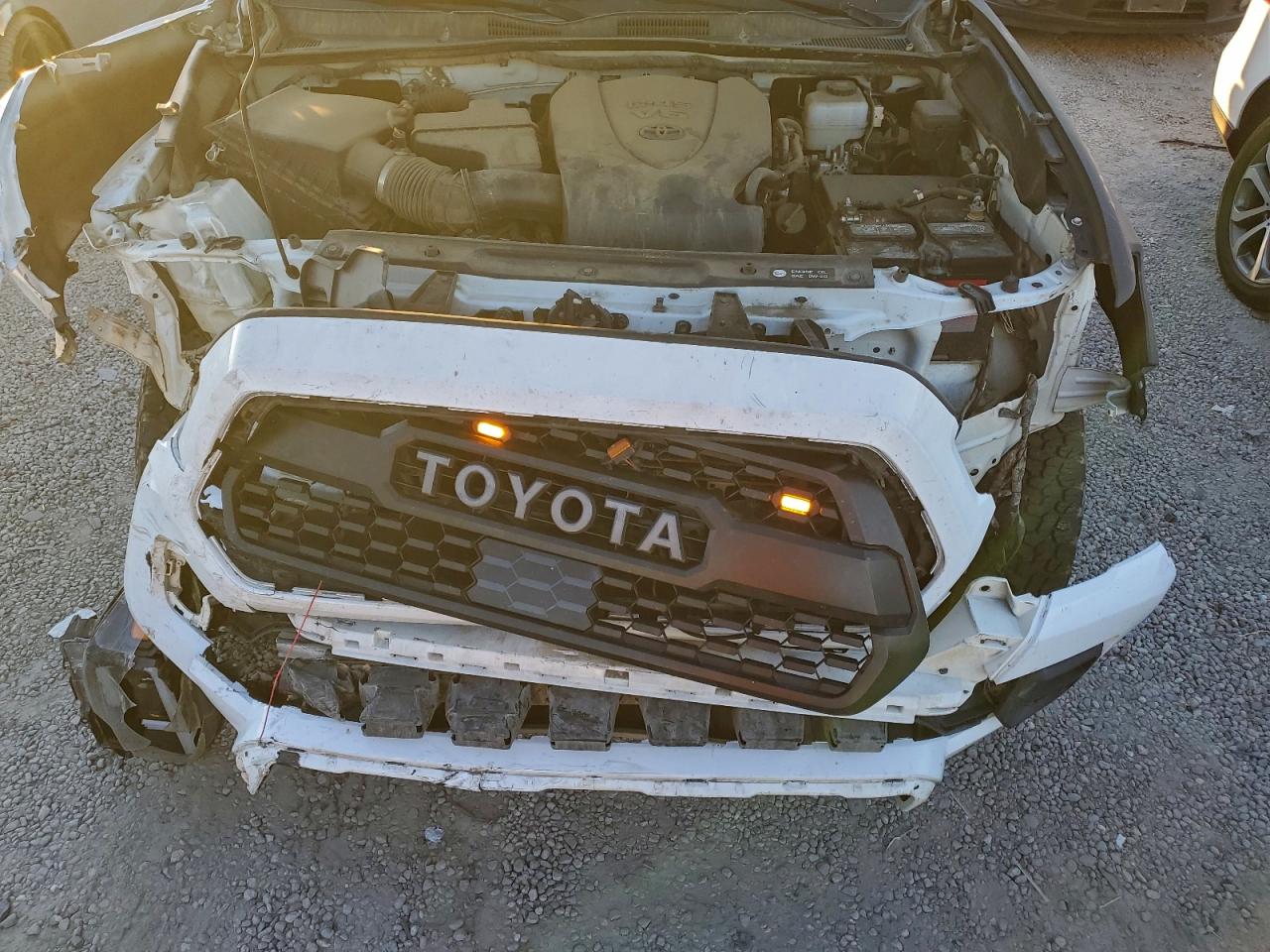 2019 TOYOTA TACOMA DOUBLE CAB photo 11