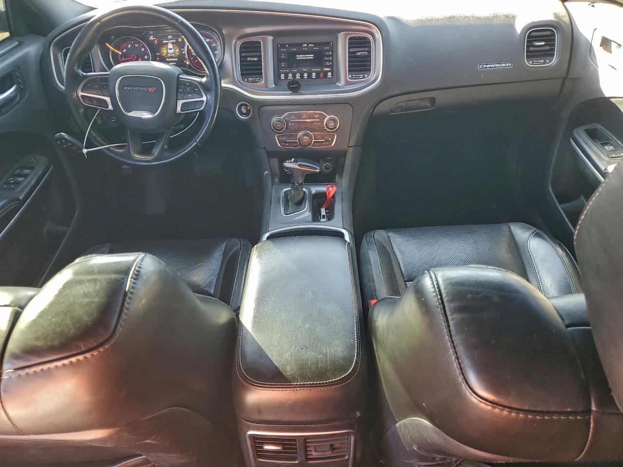 2020 DODGE CHARGER SXT photo 8