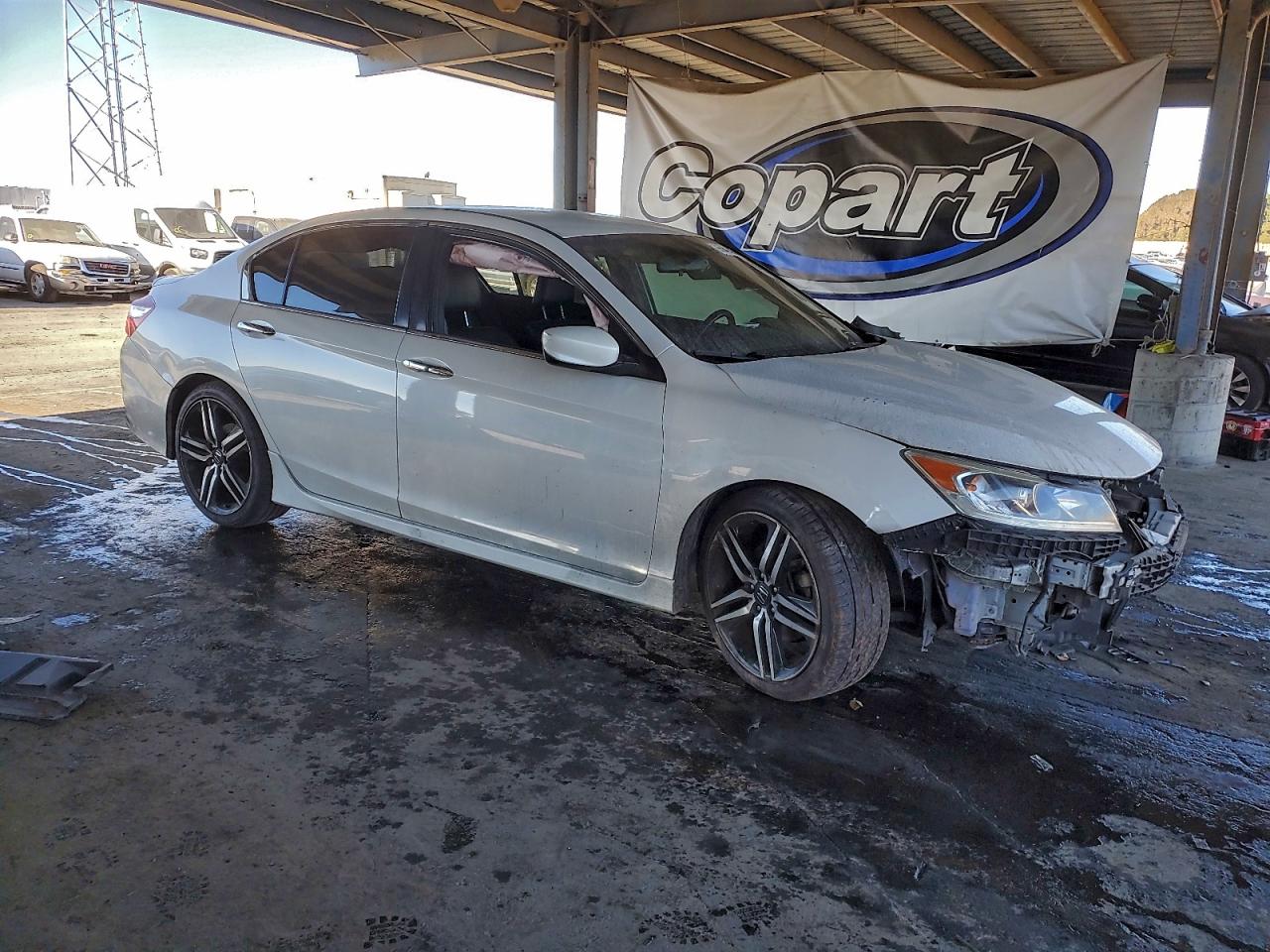 2017 HONDA ACCORD SPORT photo 4