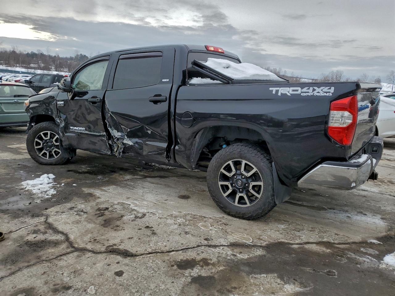 2018 TOYOTA TUNDRA SR5 photo 2
