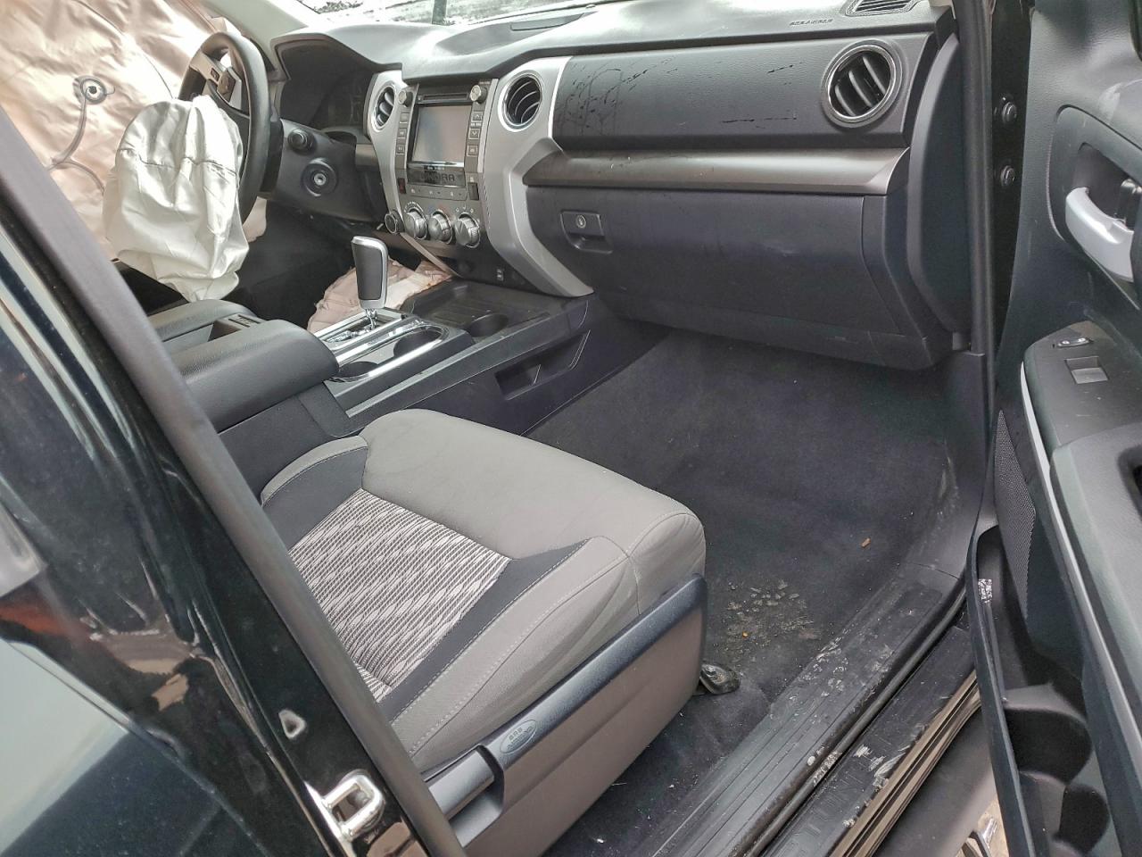 2018 TOYOTA TUNDRA SR5 photo 8
