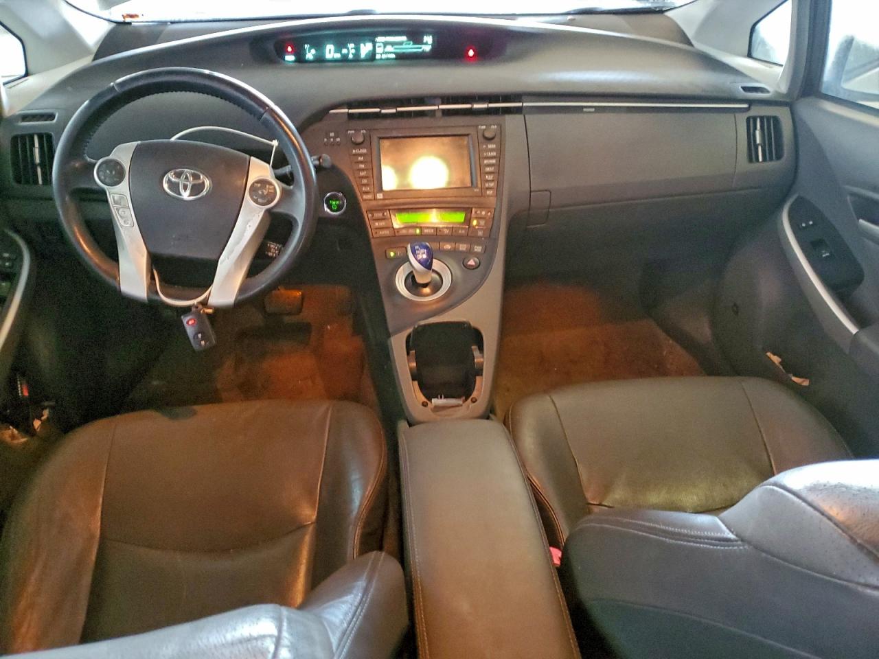 2010 TOYOTA PRIUS photo 8