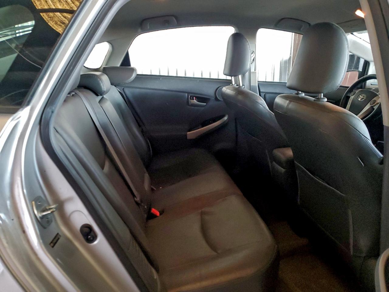 2010 TOYOTA PRIUS photo 10