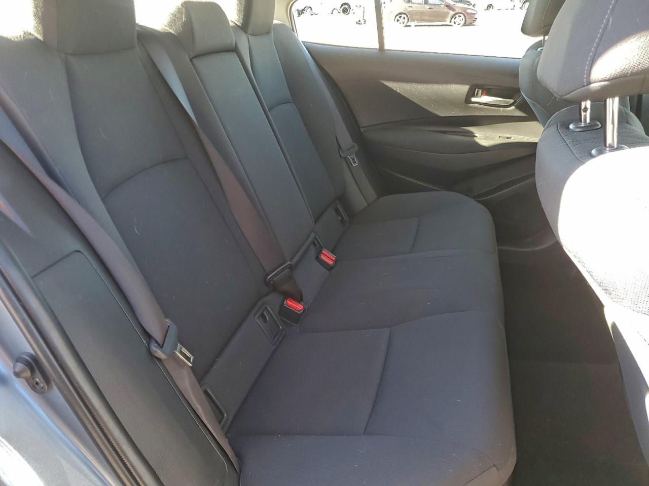 2021 TOYOTA COROLLA LE photo 10