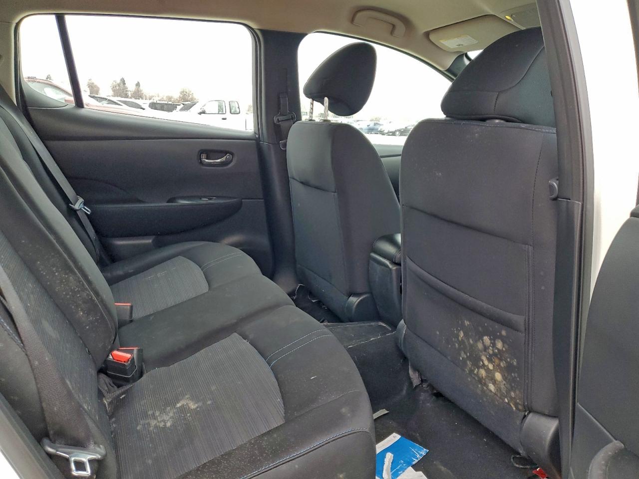 2019 NISSAN LEAF S photo 10