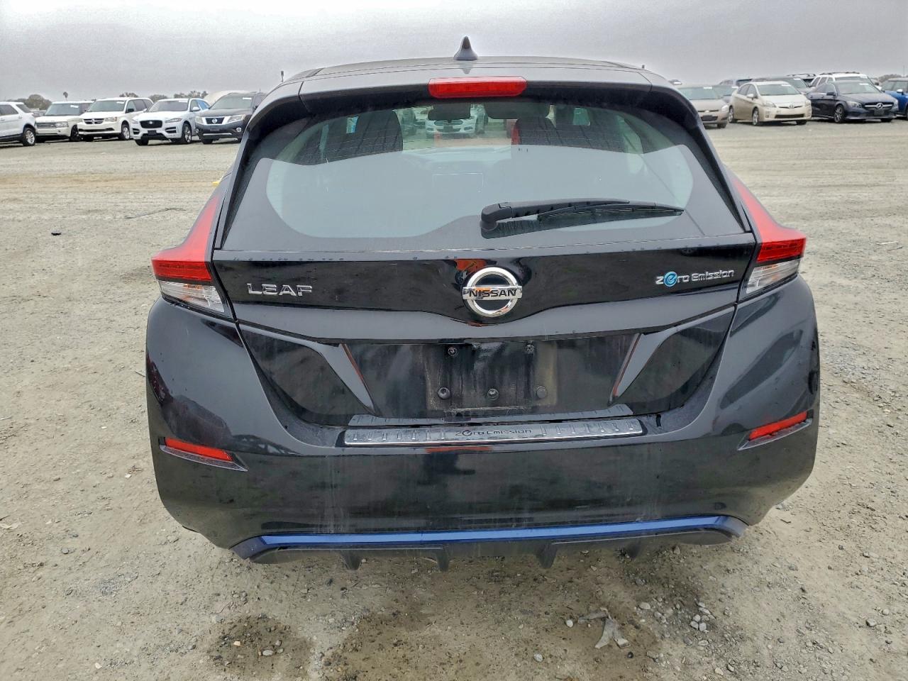 2019 NISSAN LEAF S photo 6