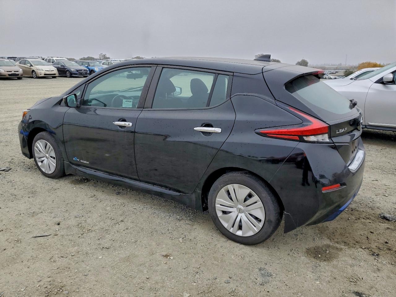 2019 NISSAN LEAF S photo 2