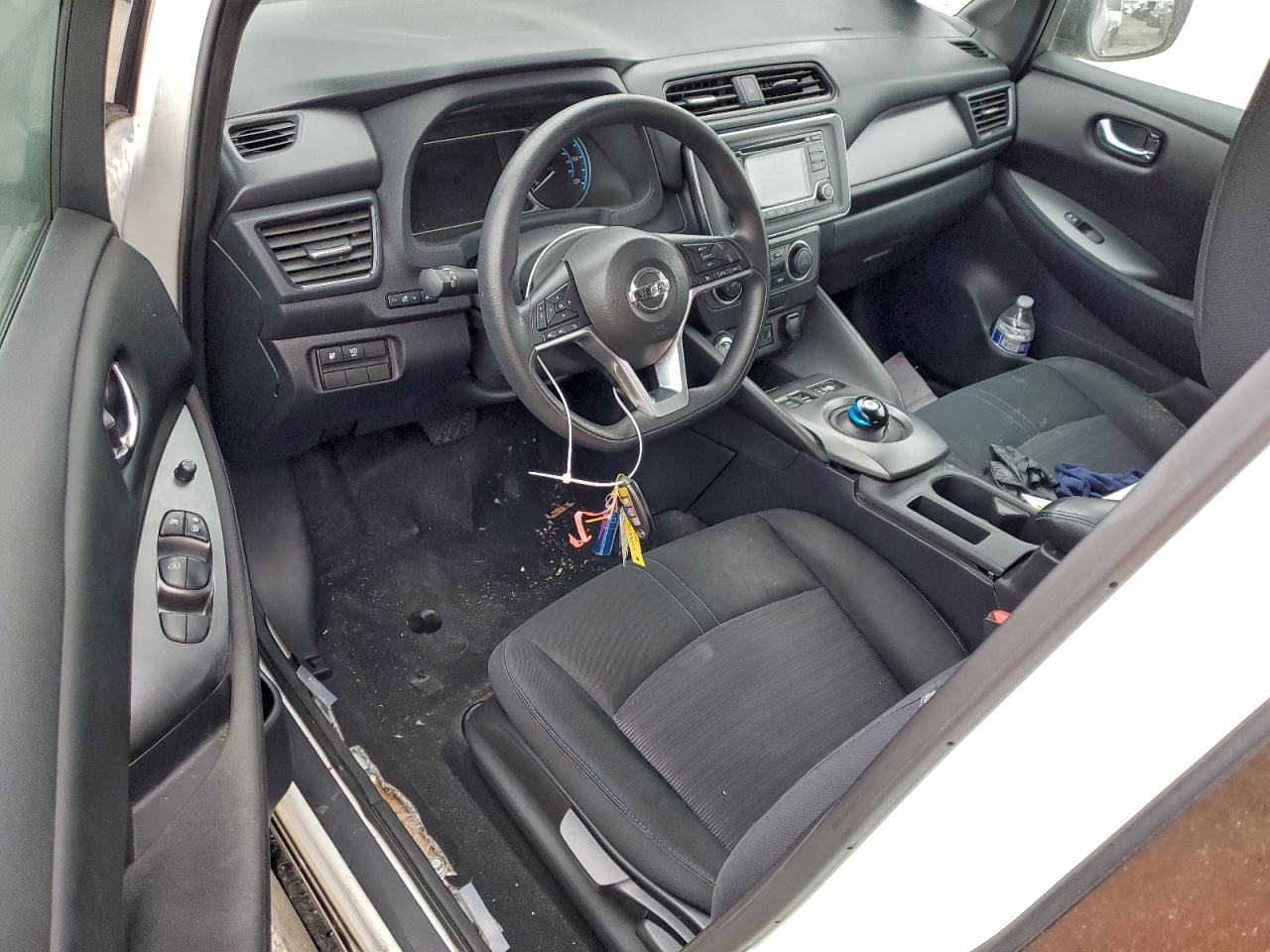 2019 NISSAN LEAF S photo 8