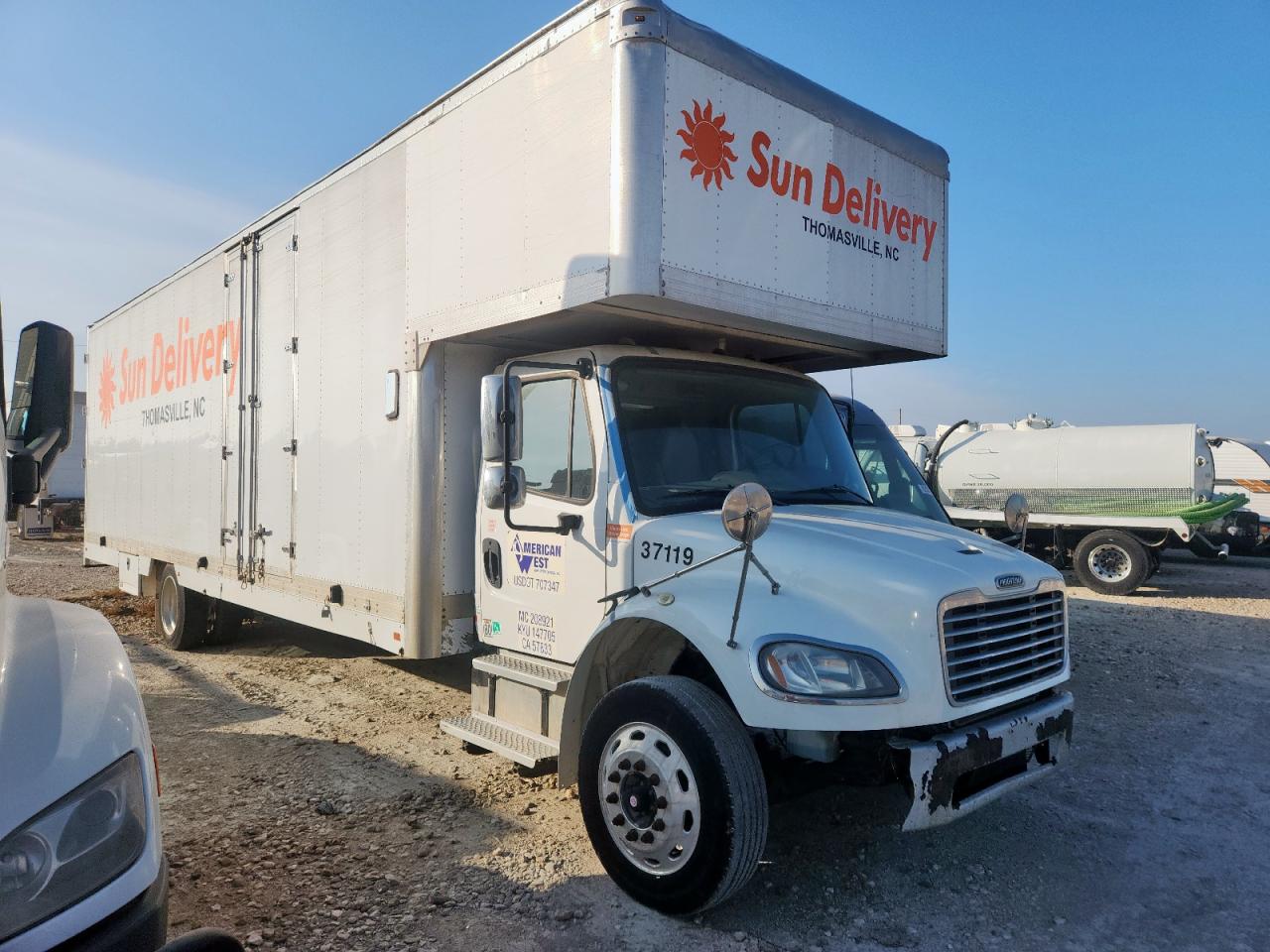 2018 FREIGHTLINER M2 106 MEDIUM DUTY photo 4