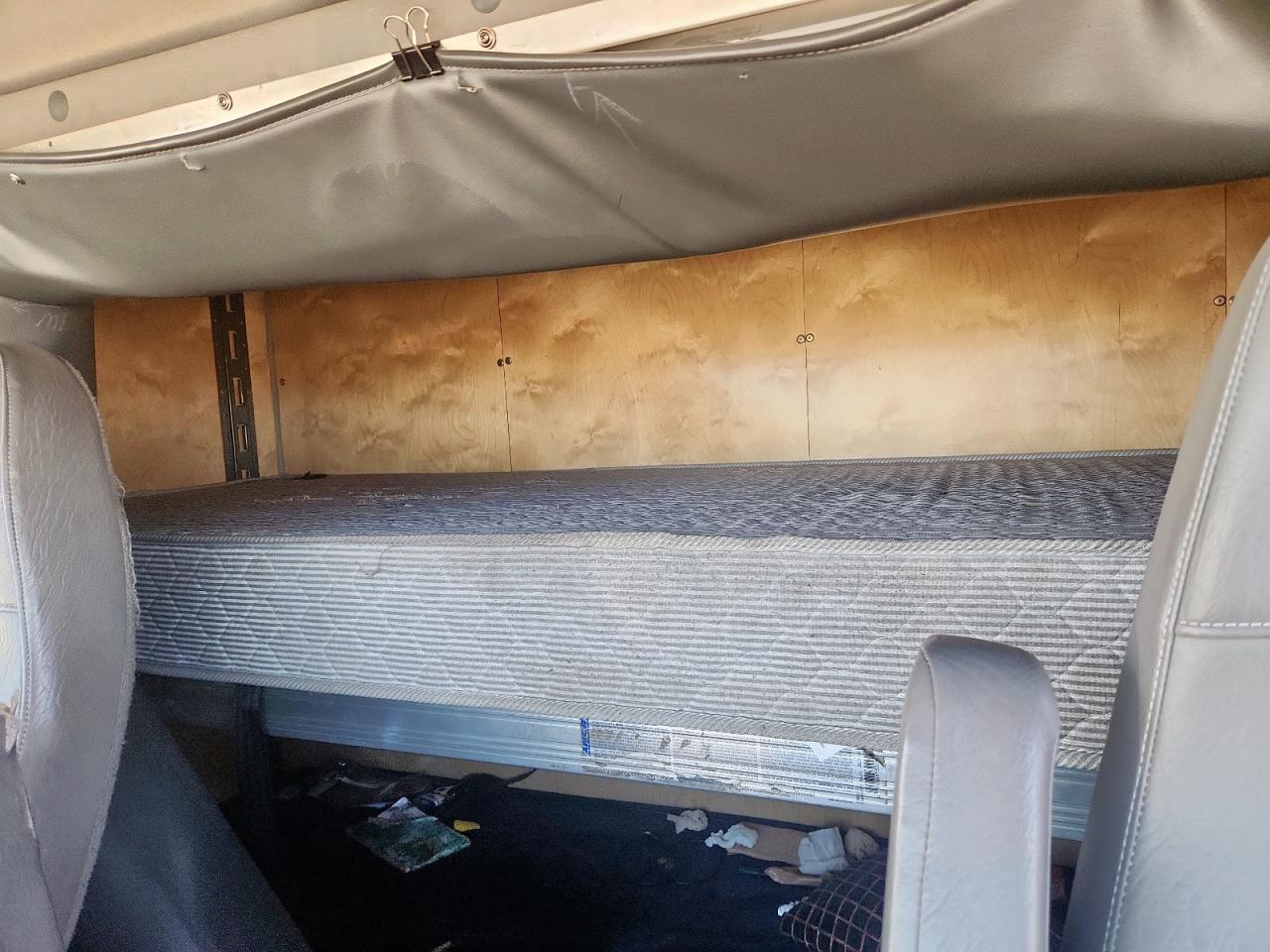 2018 FREIGHTLINER M2 106 MEDIUM DUTY photo 11