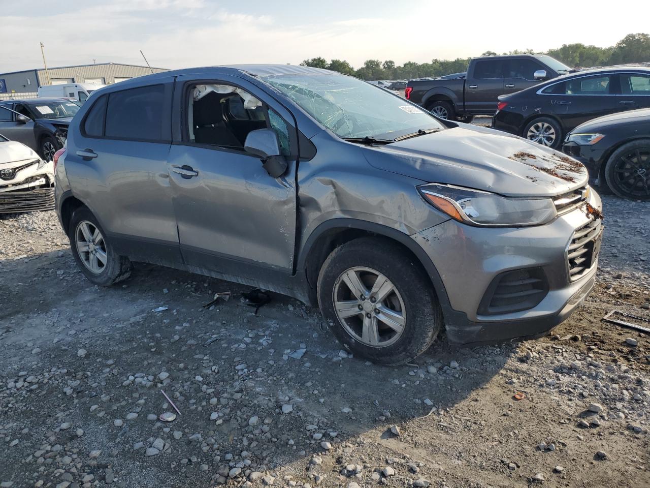 2020 CHEVROLET TRAX LS photo 4