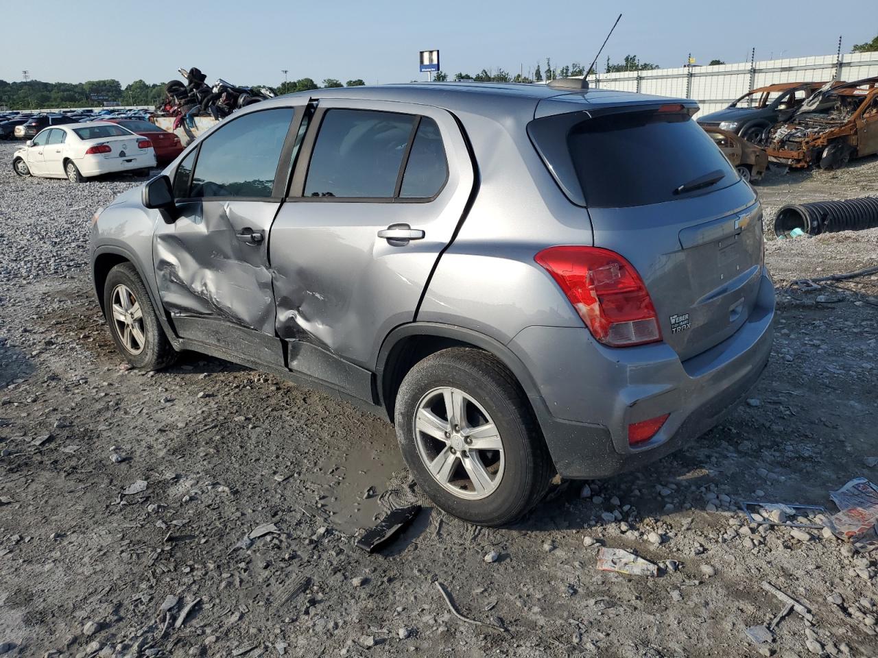 2020 CHEVROLET TRAX LS photo 2