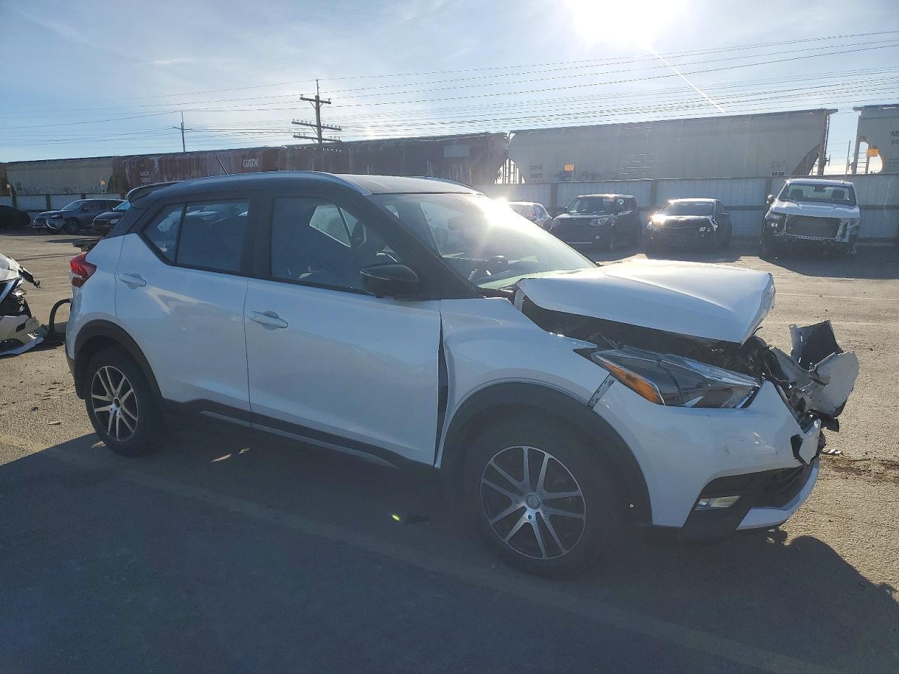 2020 NISSAN KICKS SR photo 4