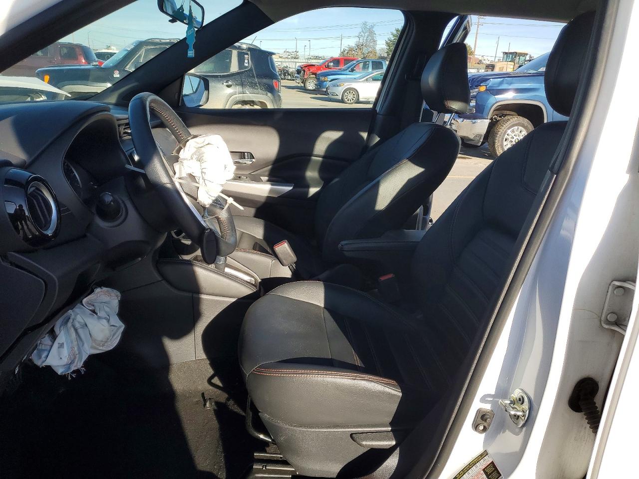 2020 NISSAN KICKS SR photo 7