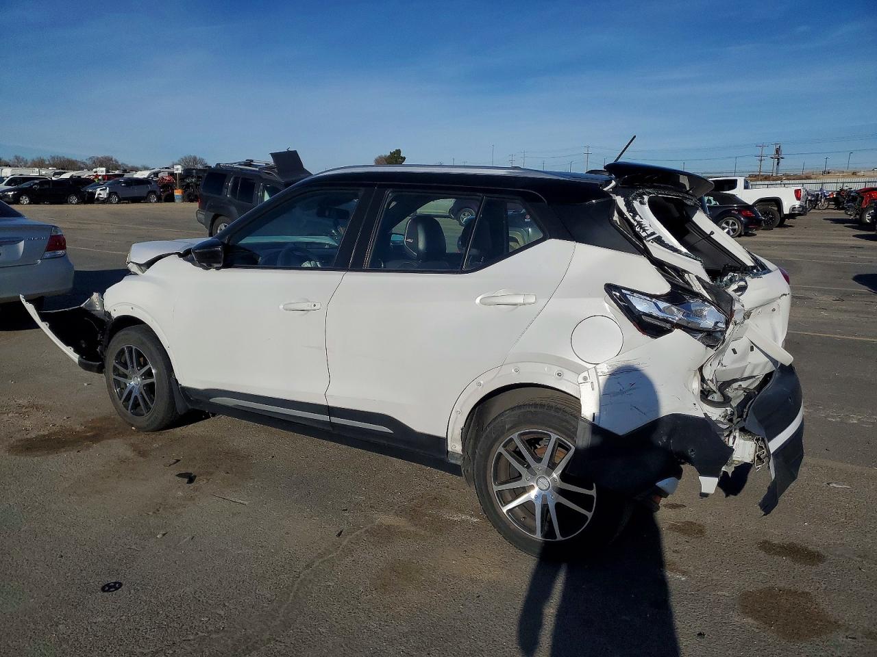 2020 NISSAN KICKS SR photo 2