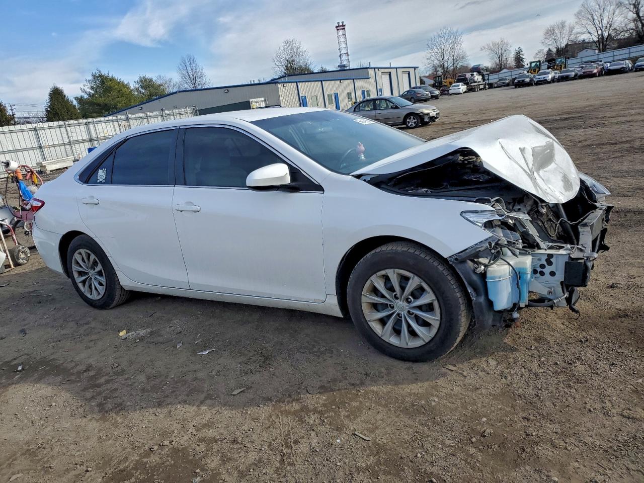 2017 TOYOTA CAMRY LE photo 4