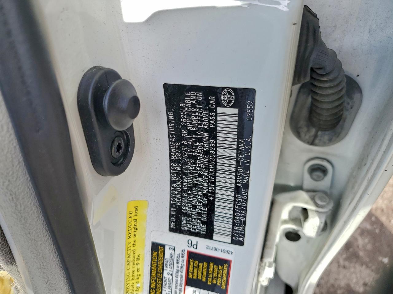 2017 TOYOTA CAMRY LE photo 12