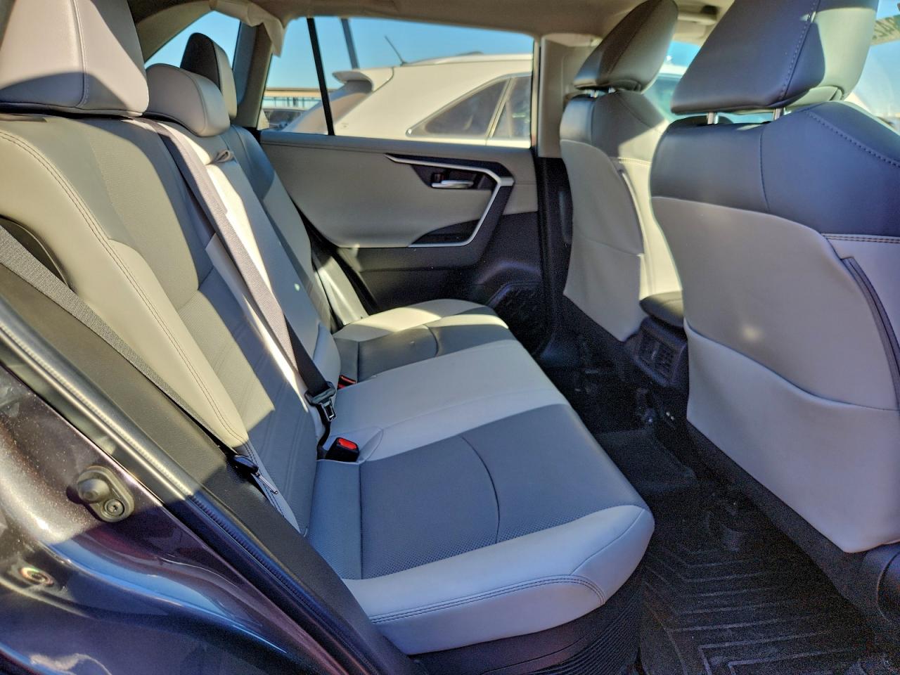 2021 TOYOTA RAV4 LIMITED photo 11