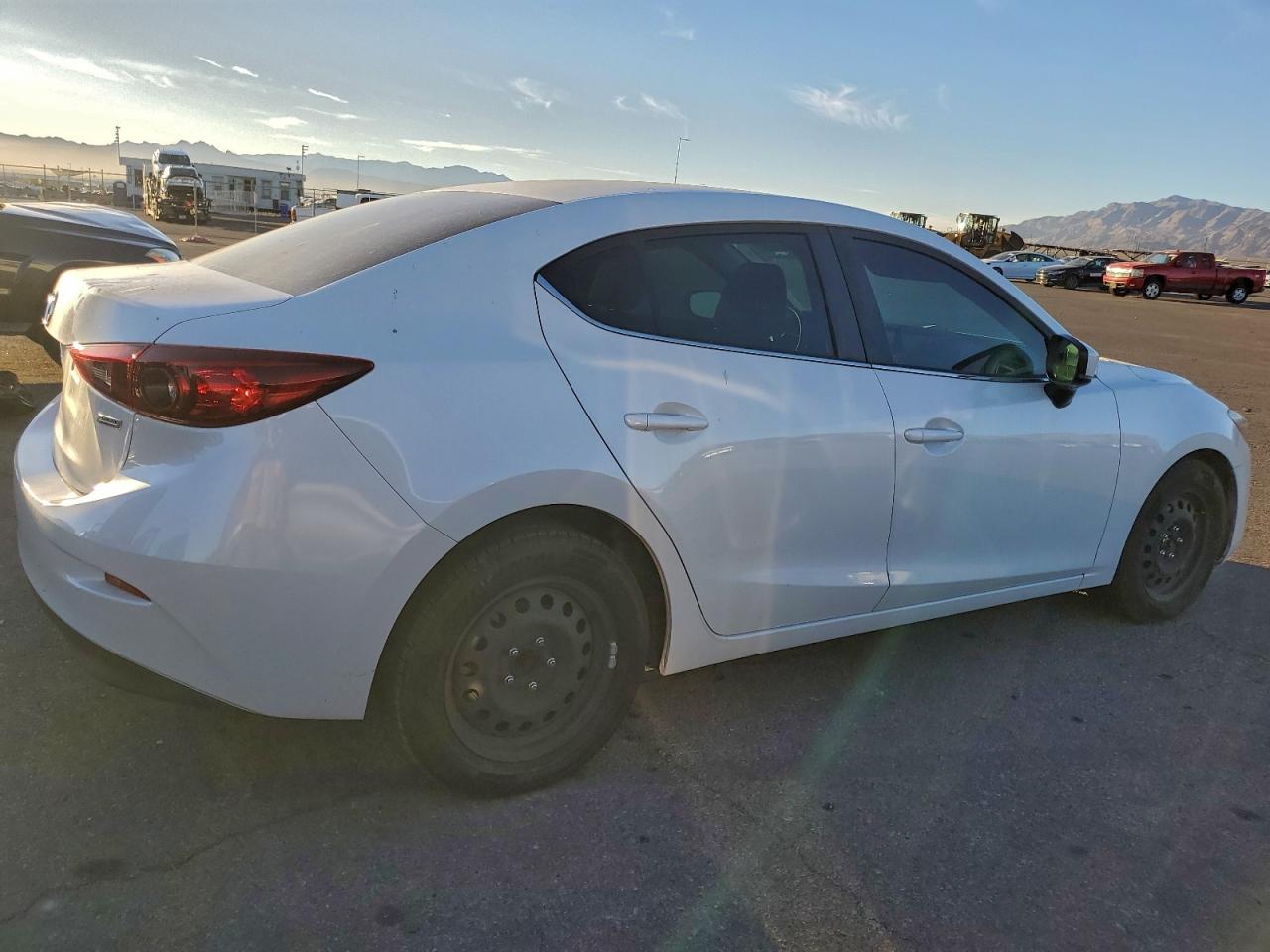 2017 MAZDA 3 SPORT photo 3
